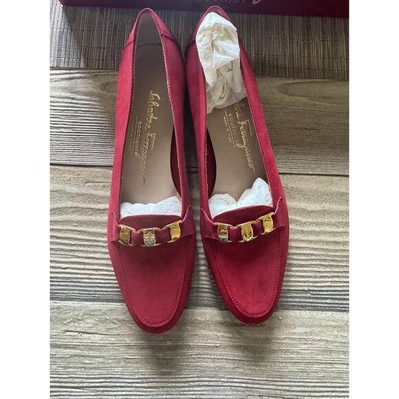 Ferragamo nabuck calf loafer in red suede - Picture 3 of 7